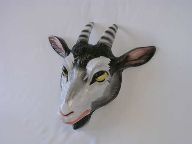 How to make a goat mask out of paper for the new year