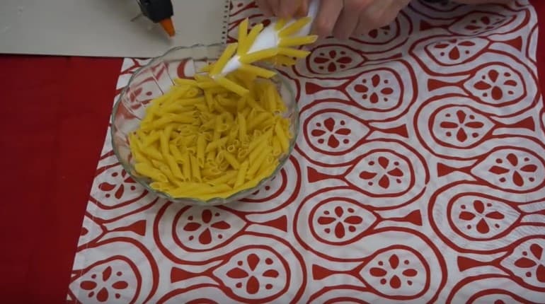 How to make a Christmas tree from pasta DIY Christmas tree from pasta